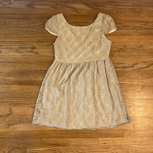 Light Brown Romeo & Juliet Dress Size: Large Condition: Used